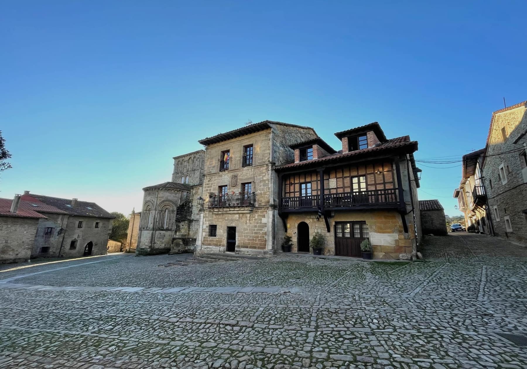 Akla Suites Santillana